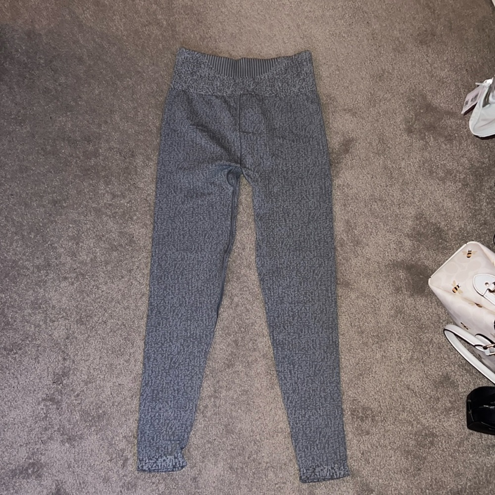 NWT Women’s Gymshark marl seamless gray leggings. Size medium.